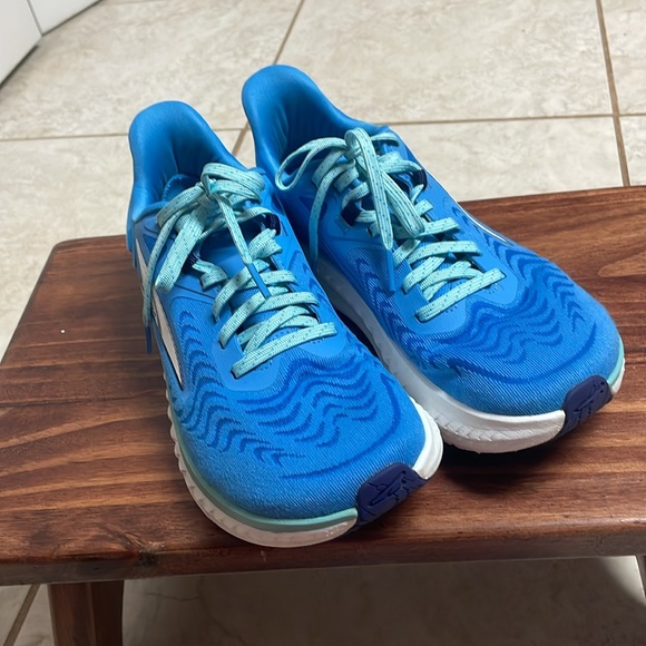 Altra running shoes - Picture 2 of 9